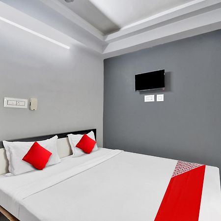 Super Hotel O Royal Empire Колката Екстериор снимка