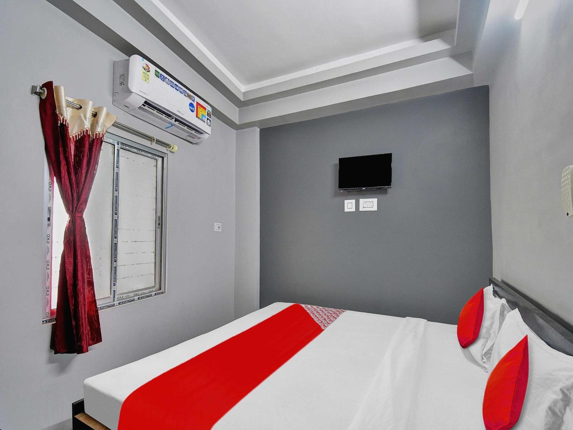 Super Hotel O Royal Empire Колката Екстериор снимка