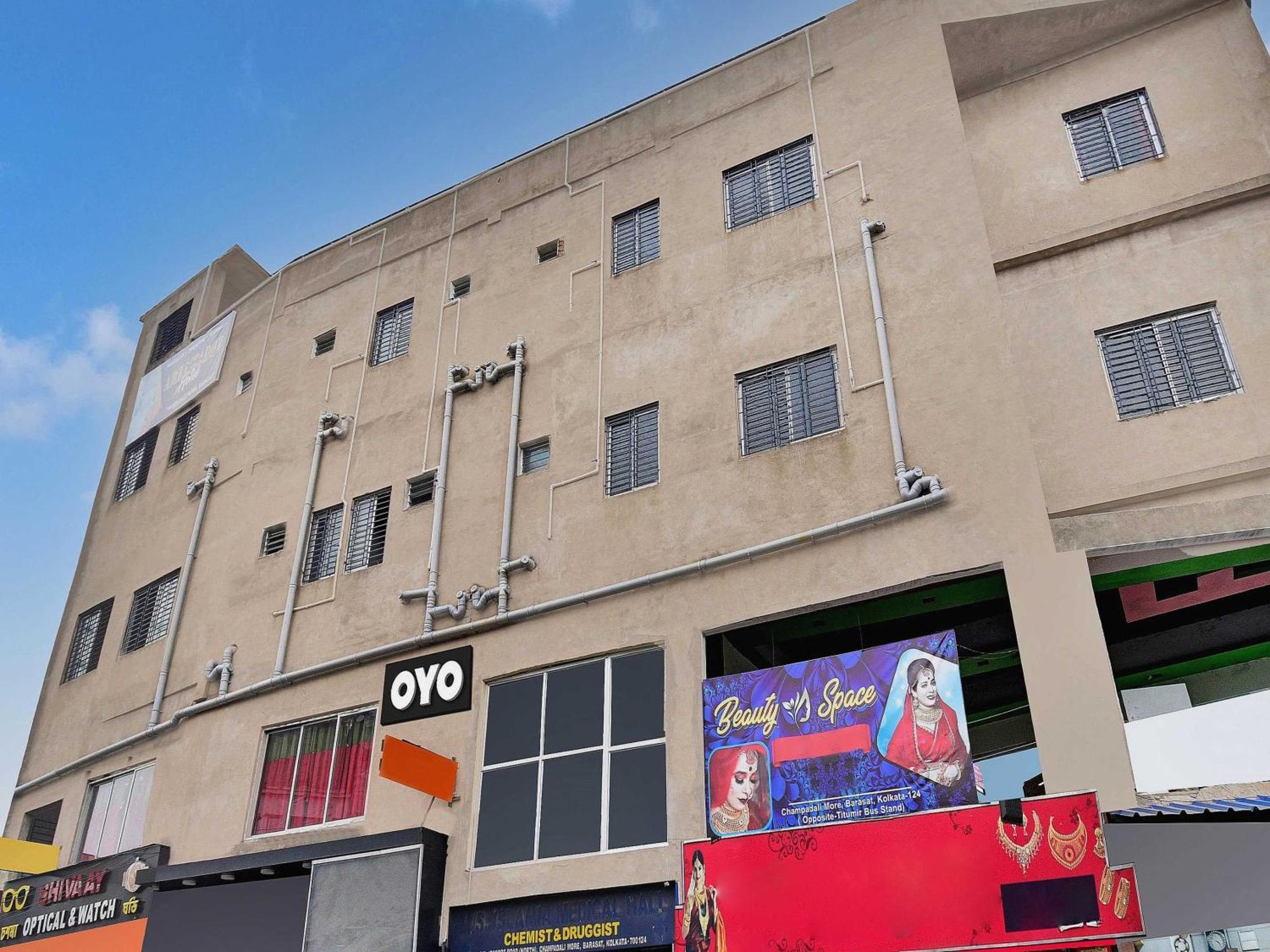 Super Hotel O Royal Empire Колката Екстериор снимка