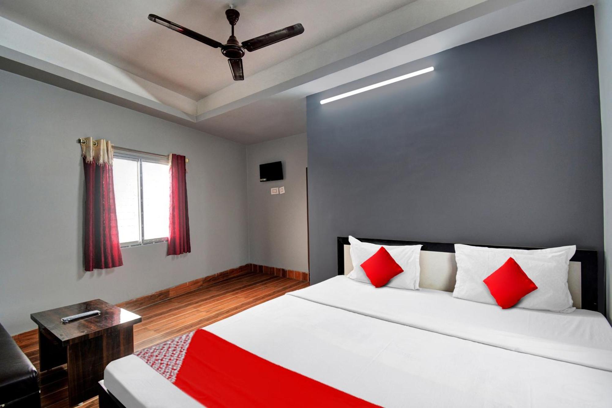Super Hotel O Royal Empire Колката Екстериор снимка