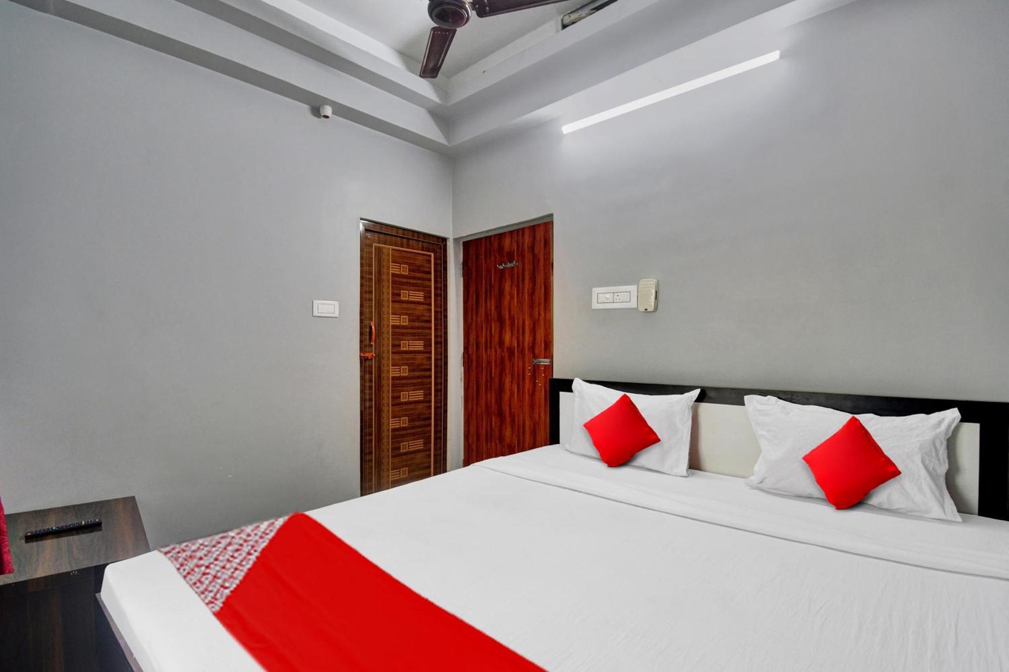 Super Hotel O Royal Empire Колката Екстериор снимка