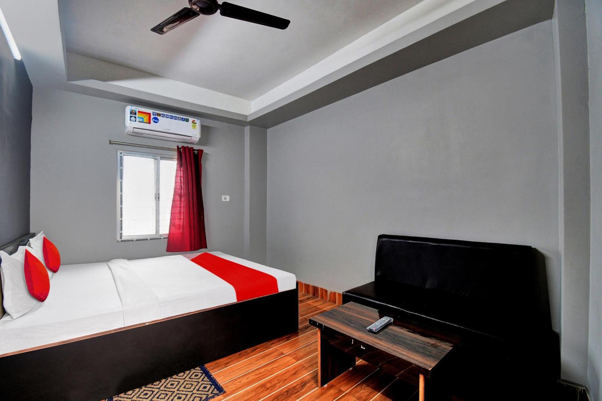 Super Hotel O Royal Empire Колката Екстериор снимка