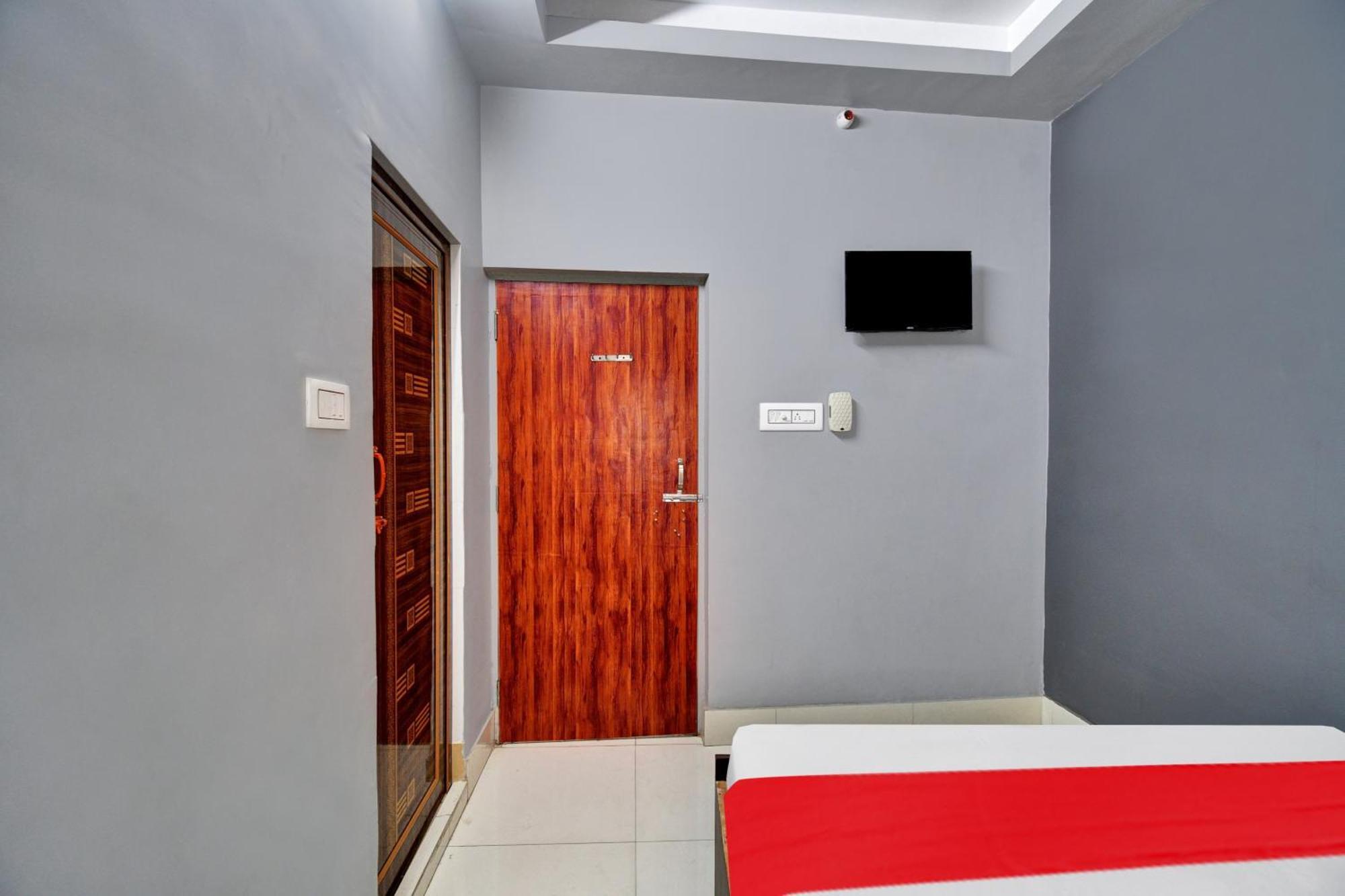 Super Hotel O Royal Empire Колката Екстериор снимка