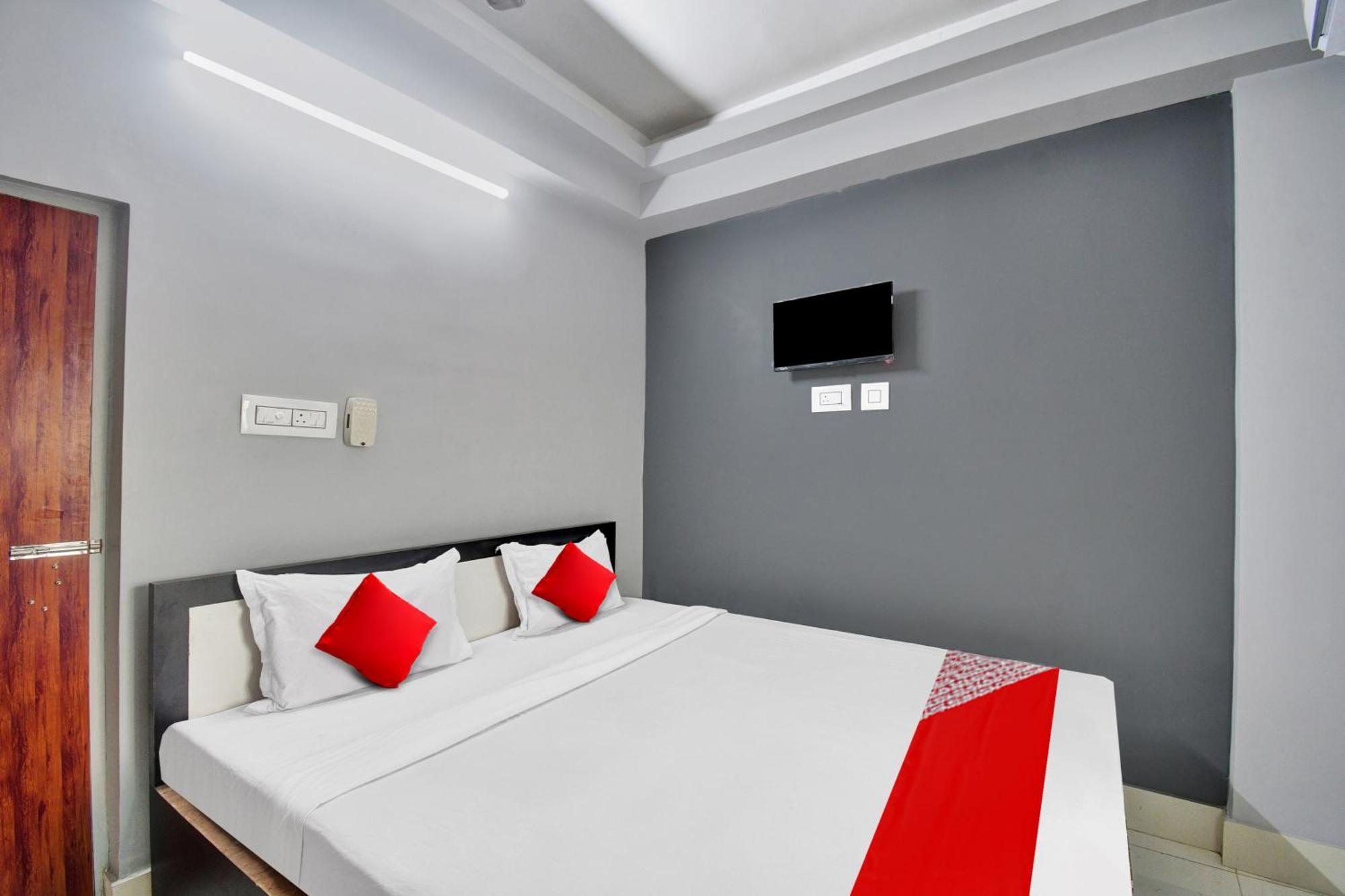 Super Hotel O Royal Empire Колката Екстериор снимка
